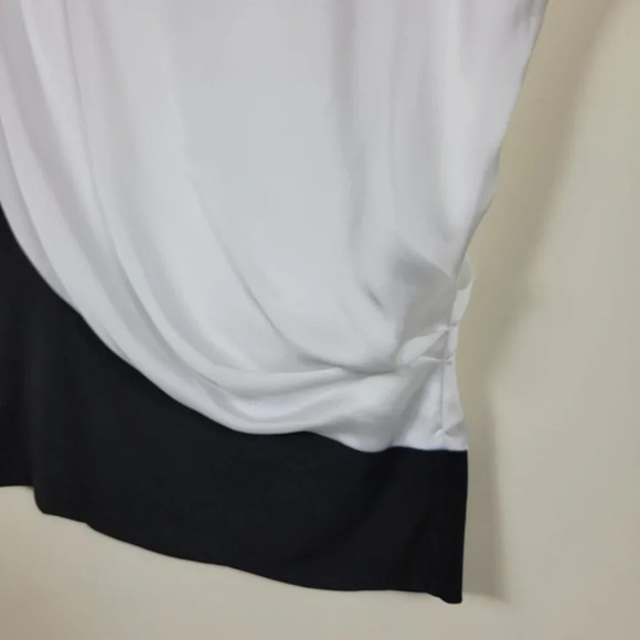 Vince Camuto Woman's Blocked Black and White Sleeveless‎ Blouse PM - Picture 9 of 13